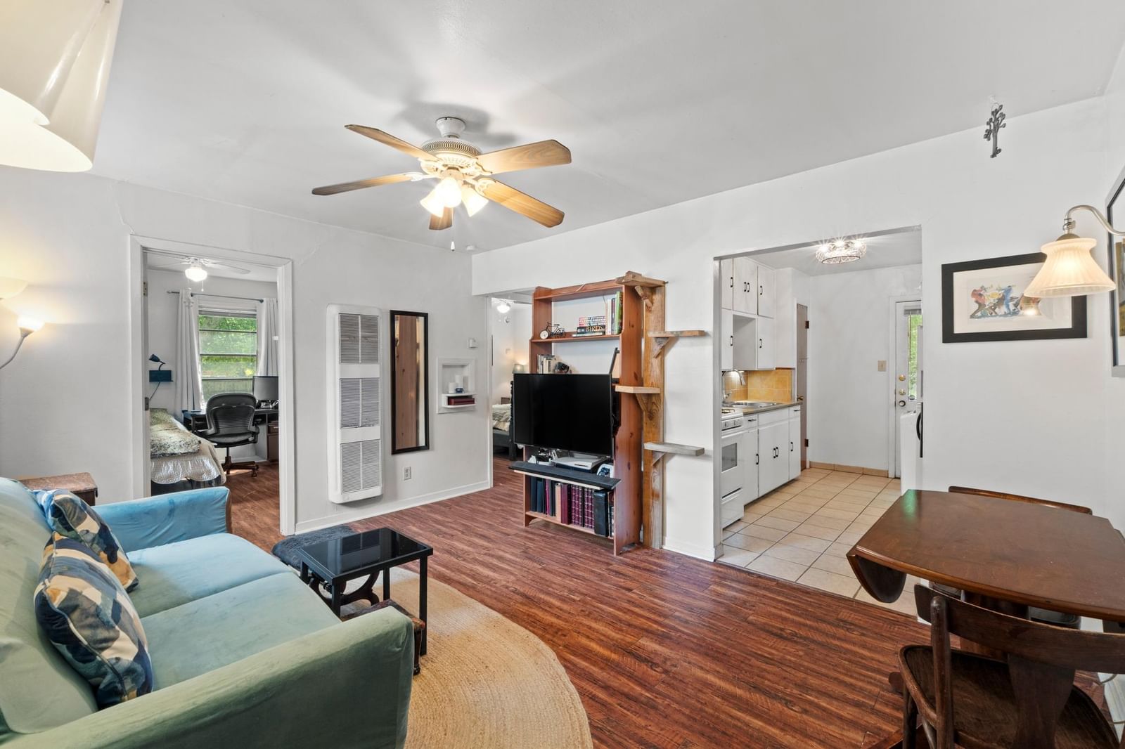 1013 Romeria DR - Photo 1