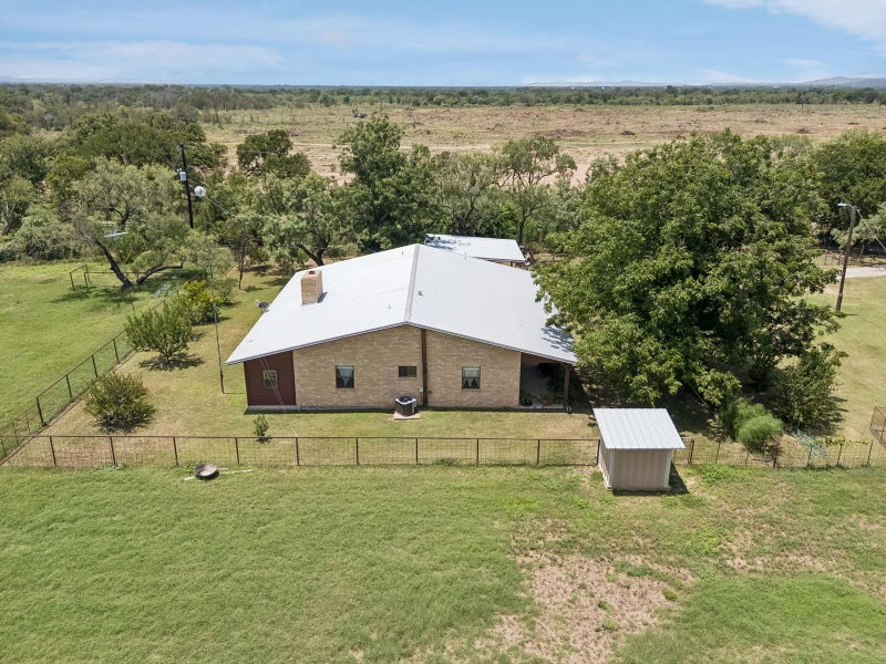 Property photo 28