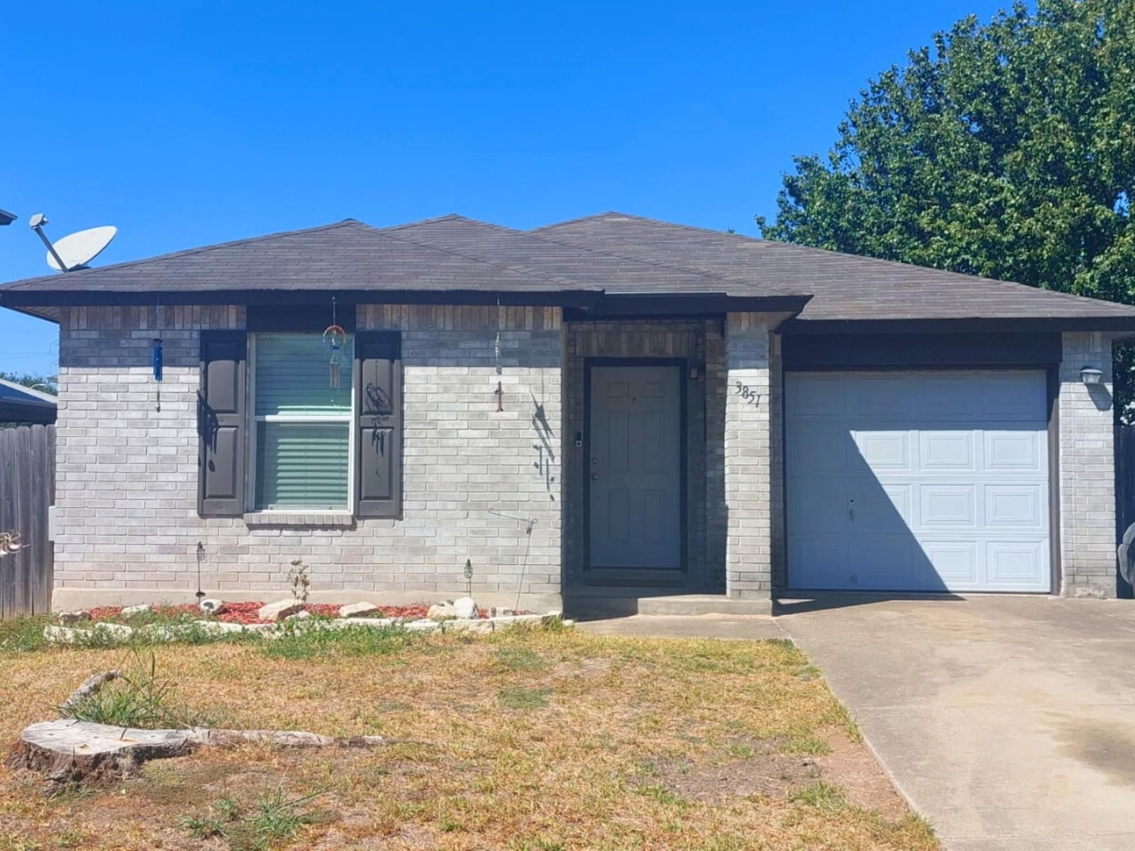 3851 Cherokee BLVD - Photo 1