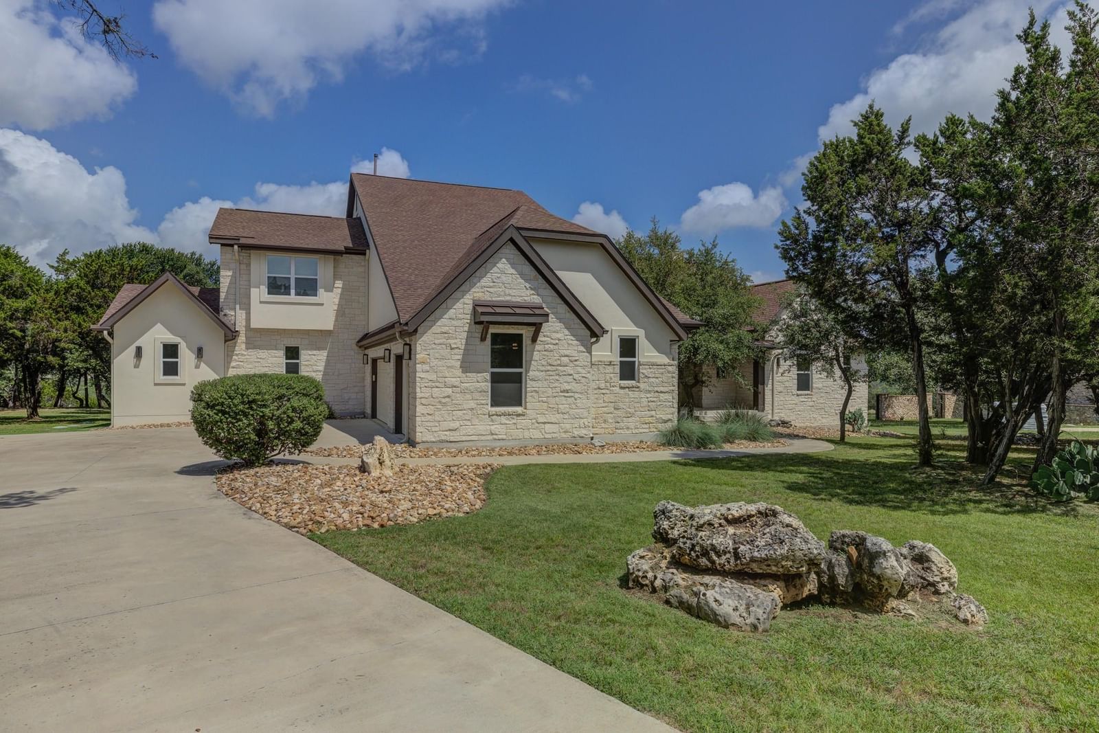 954 Covered Bridge DR - Photo 1