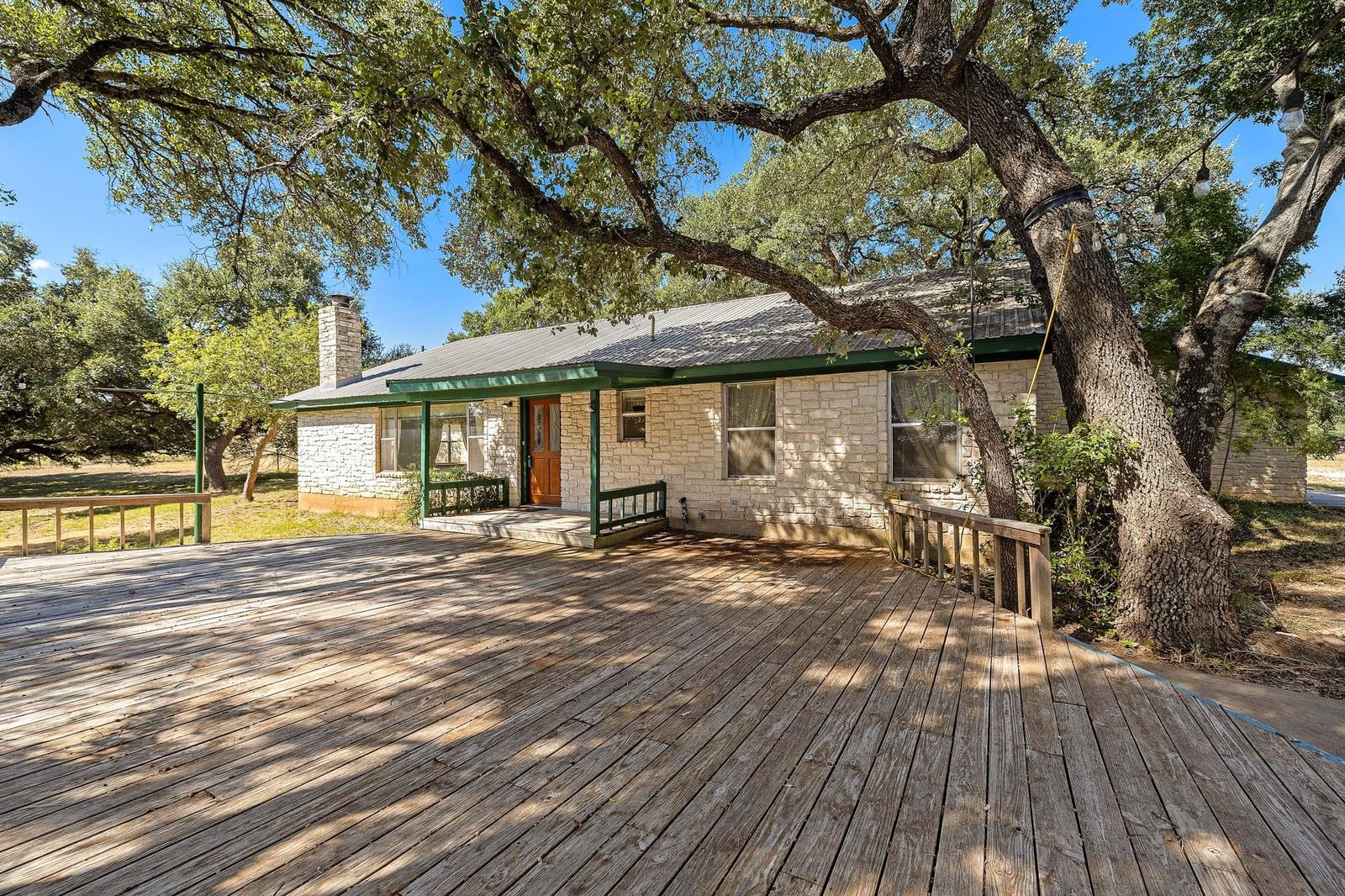 305 Hidden Oaks LN - Photo 1