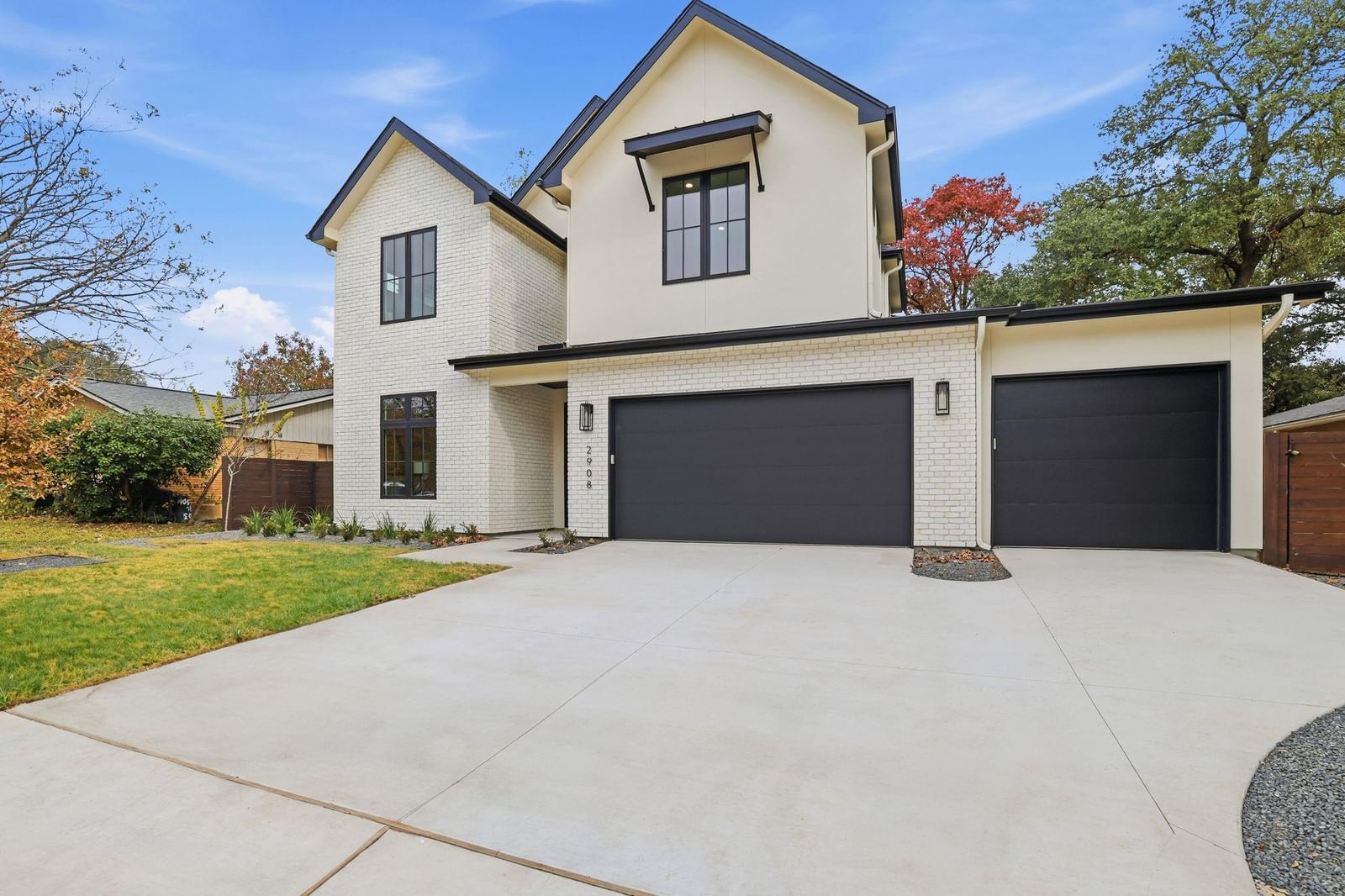 2908 Stoneway DR - Photo 1