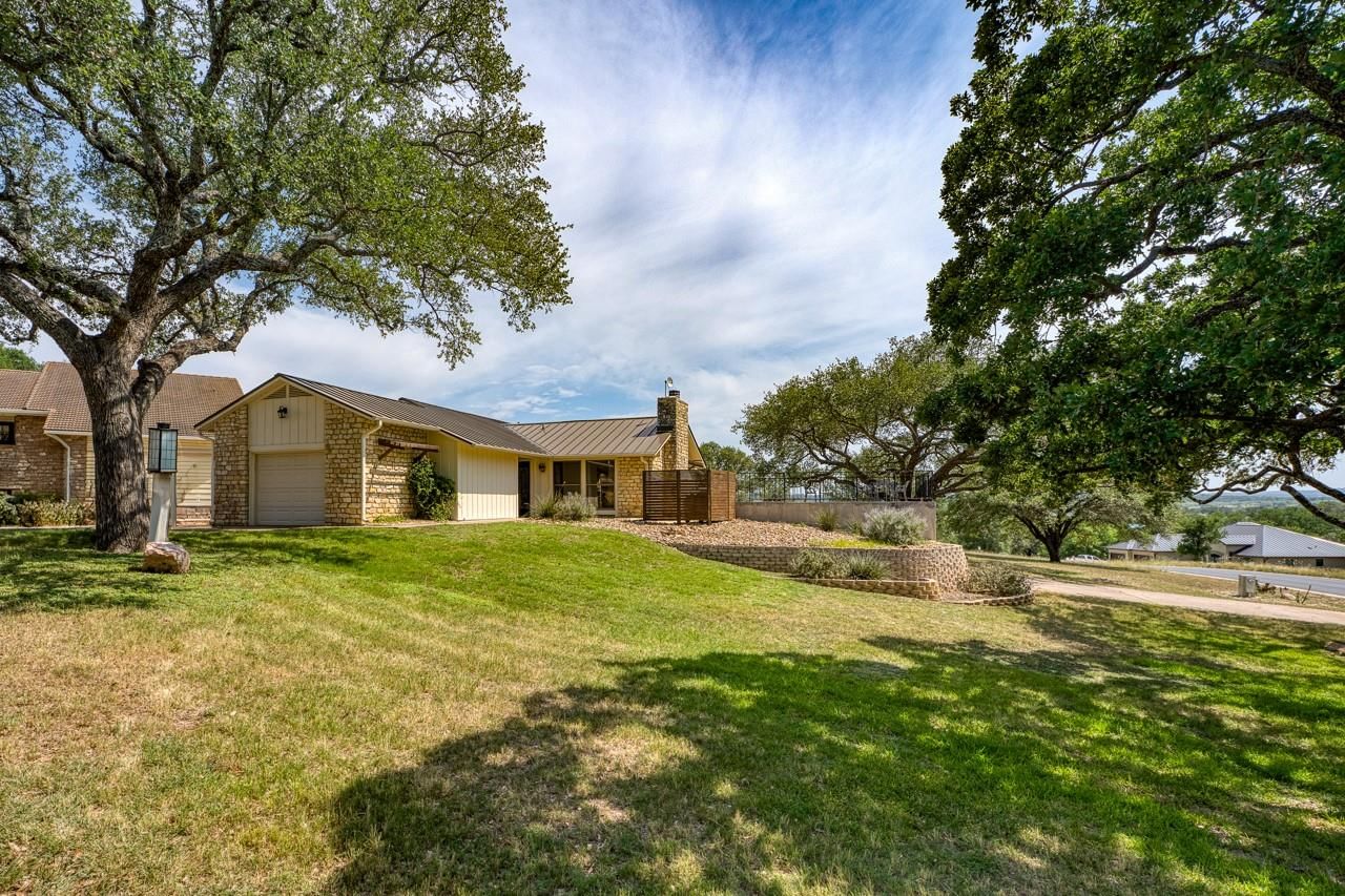 305 Onyx DR - Photo 1