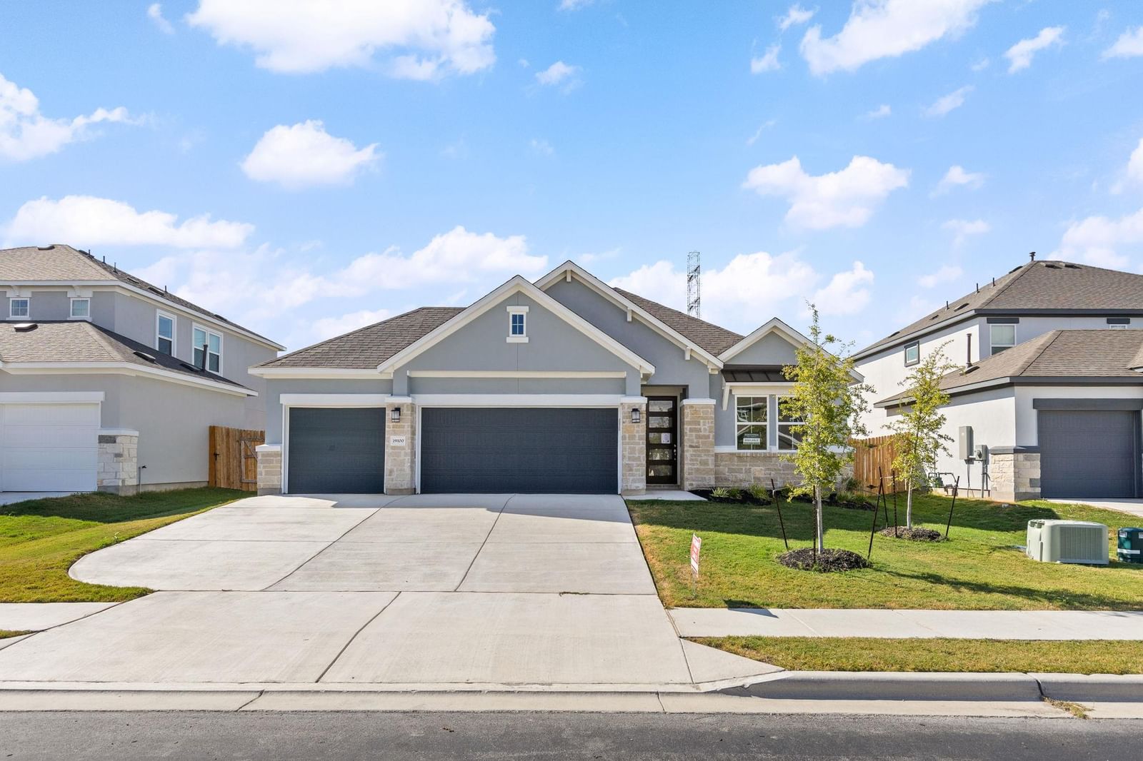 19100 Ariel Elena WAY - Photo 1