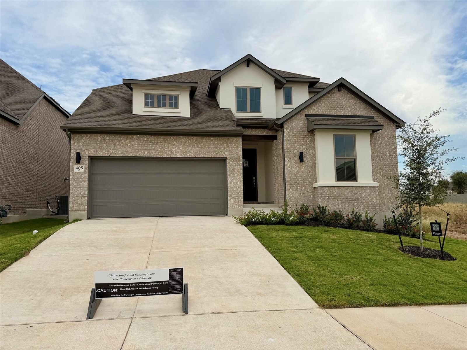 405 Texas Sky DR - Photo 1