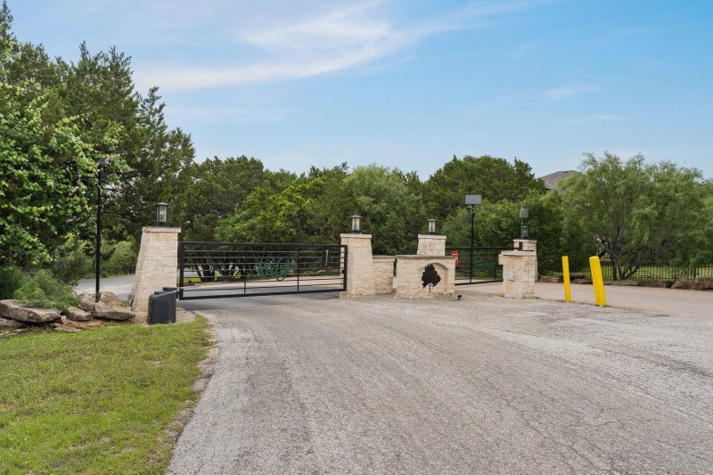 Property photo 31
