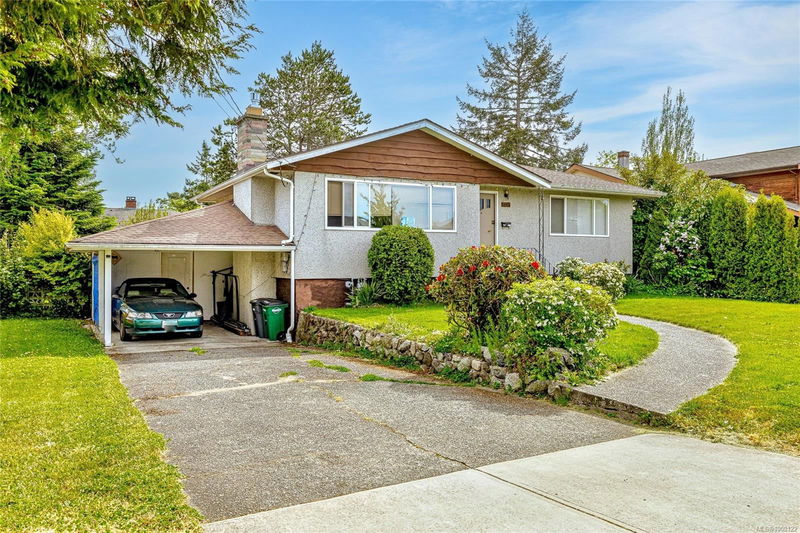 1725 Mortimer St, Saanich, British Columbia