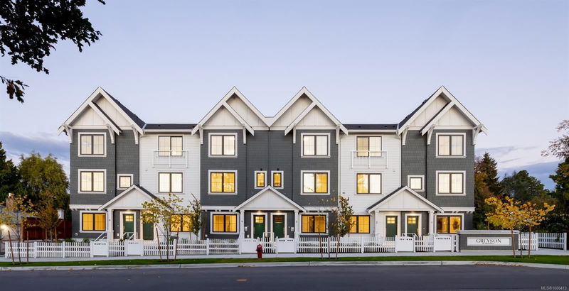3450 Whittier Ave #TH15, Saanich, British Columbia