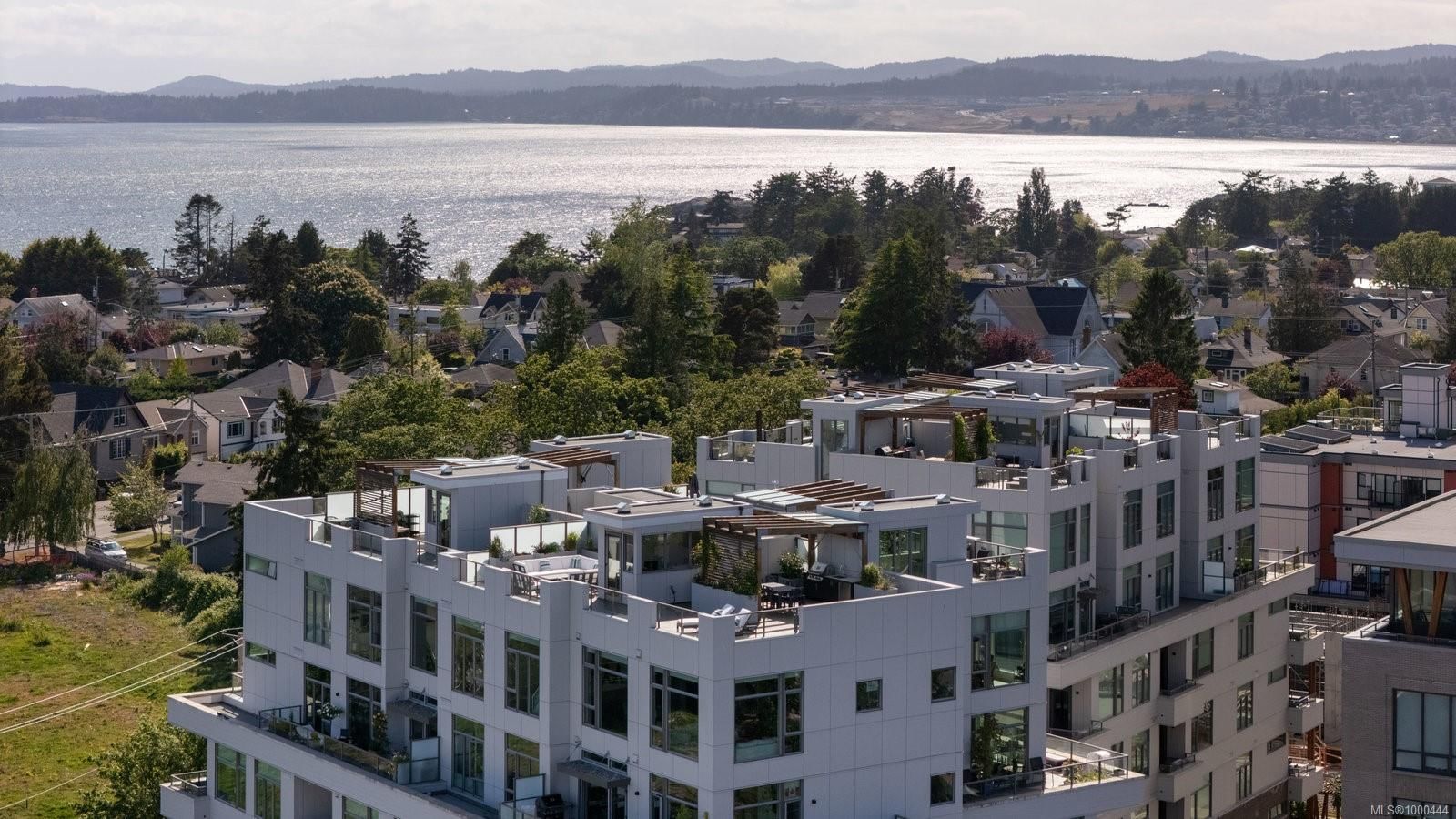 602 – 1216 Carlisle Ave, Esquimalt