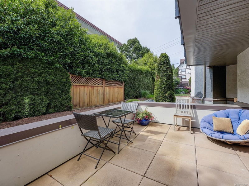 1241 Fairfield Rd #107, Victoria, British Columbia
