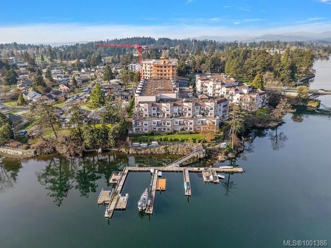 1083 Tillicum Rd #216, Esquimalt, British Columbia