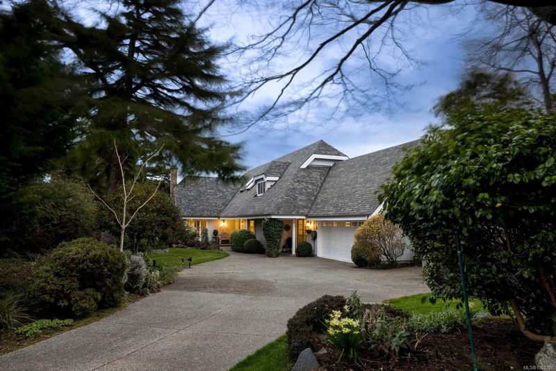 4394 Shore Way, Saanich, British Columbia