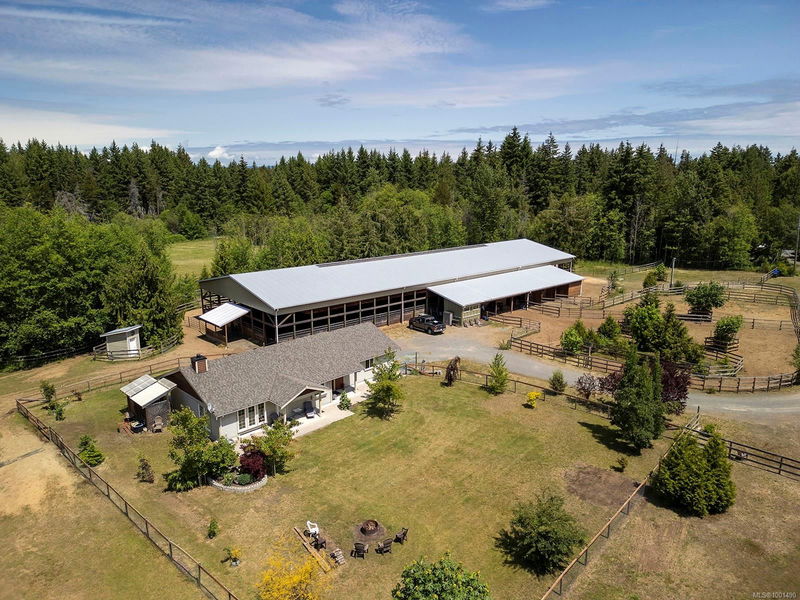 1195 Burbank Rd, Qualicum Beach, British Columbia