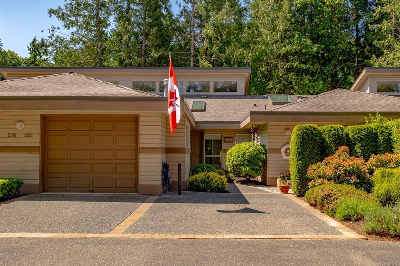 1202 Lee Rd, Parksville, British Columbia
