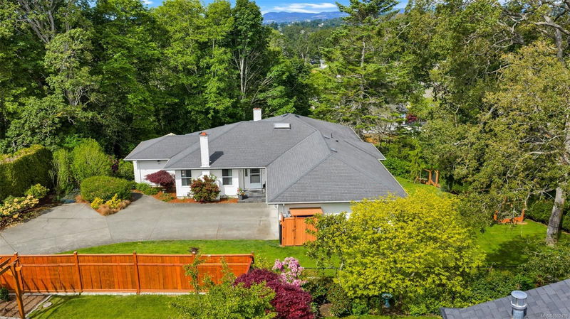 4008 Bow Rd, Saanich, British Columbia