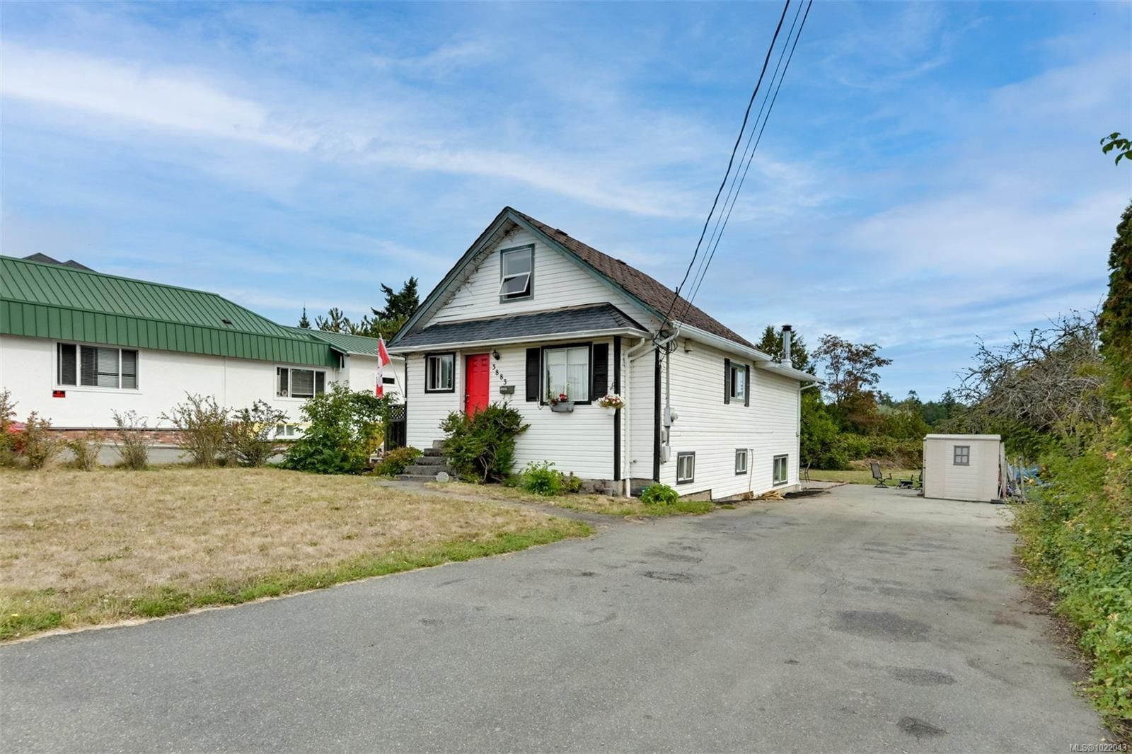 {"zip":"V8Z 3M1","area":"Capital Regional District","city":"Saanich","state":"BC","country":null,"district":null,"addressKey":"3883douglasstreetsaanich","streetName":"Douglas","unitNumber":null,"neighborhood":"SE Swan Lake","streetNumber":"3883","streetSuffix":"St","communityCode":null,"streetDirection":null,"majorIntersection":null,"streetDirectionPrefix":null}