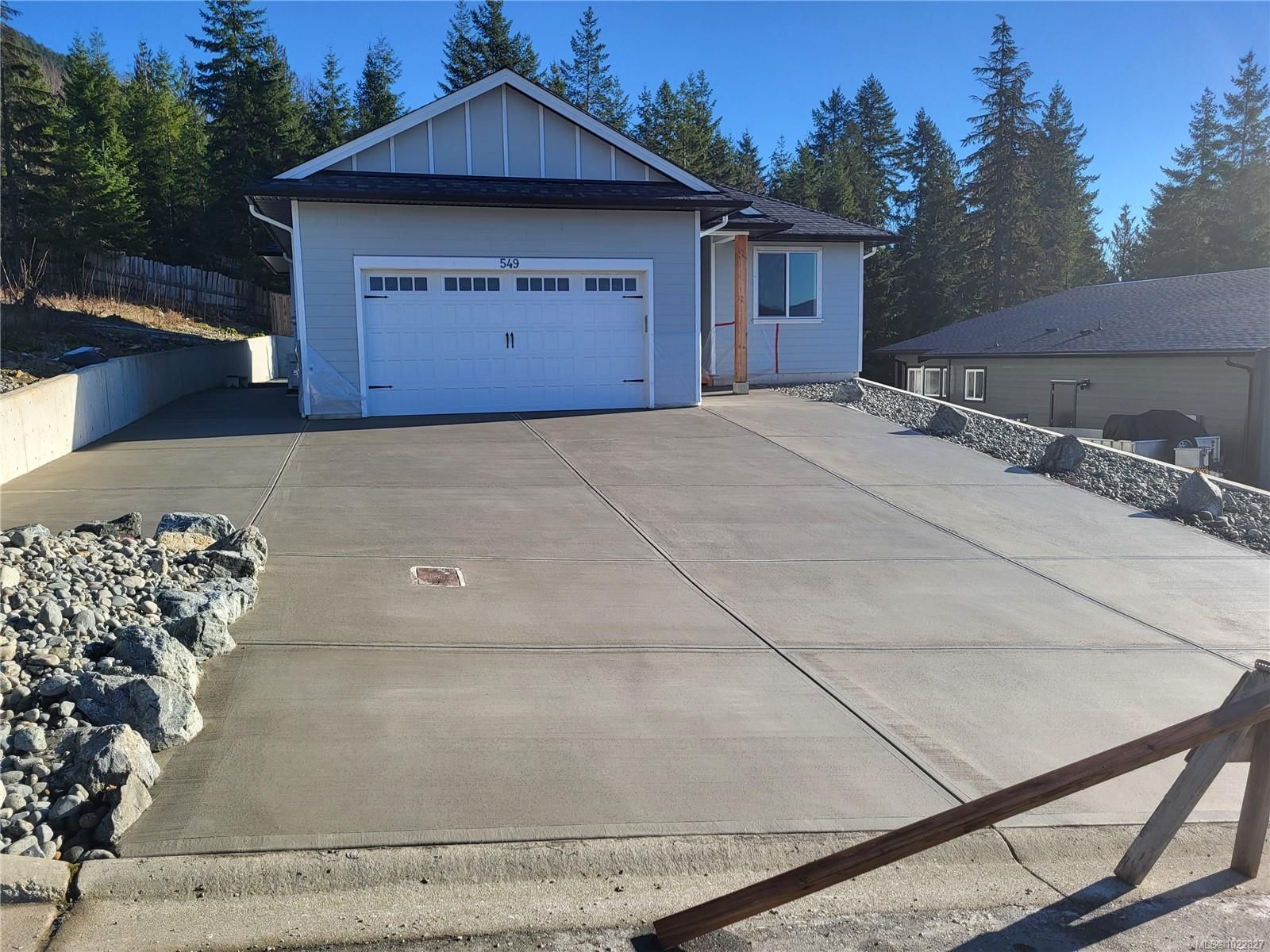 {"zip":"V0R 2G0","area":"Lake Cowichan, Town of","city":"Lake Cowichan","state":"BC","country":null,"district":null,"addressKey":"549mountainviewdrivelakecowichan","streetName":"Mountain View","unitNumber":null,"neighborhood":"Du Lake Cowichan","streetNumber":"549","streetSuffix":"Dr","communityCode":null,"streetDirection":null,"majorIntersection":null,"streetDirectionPrefix":null}