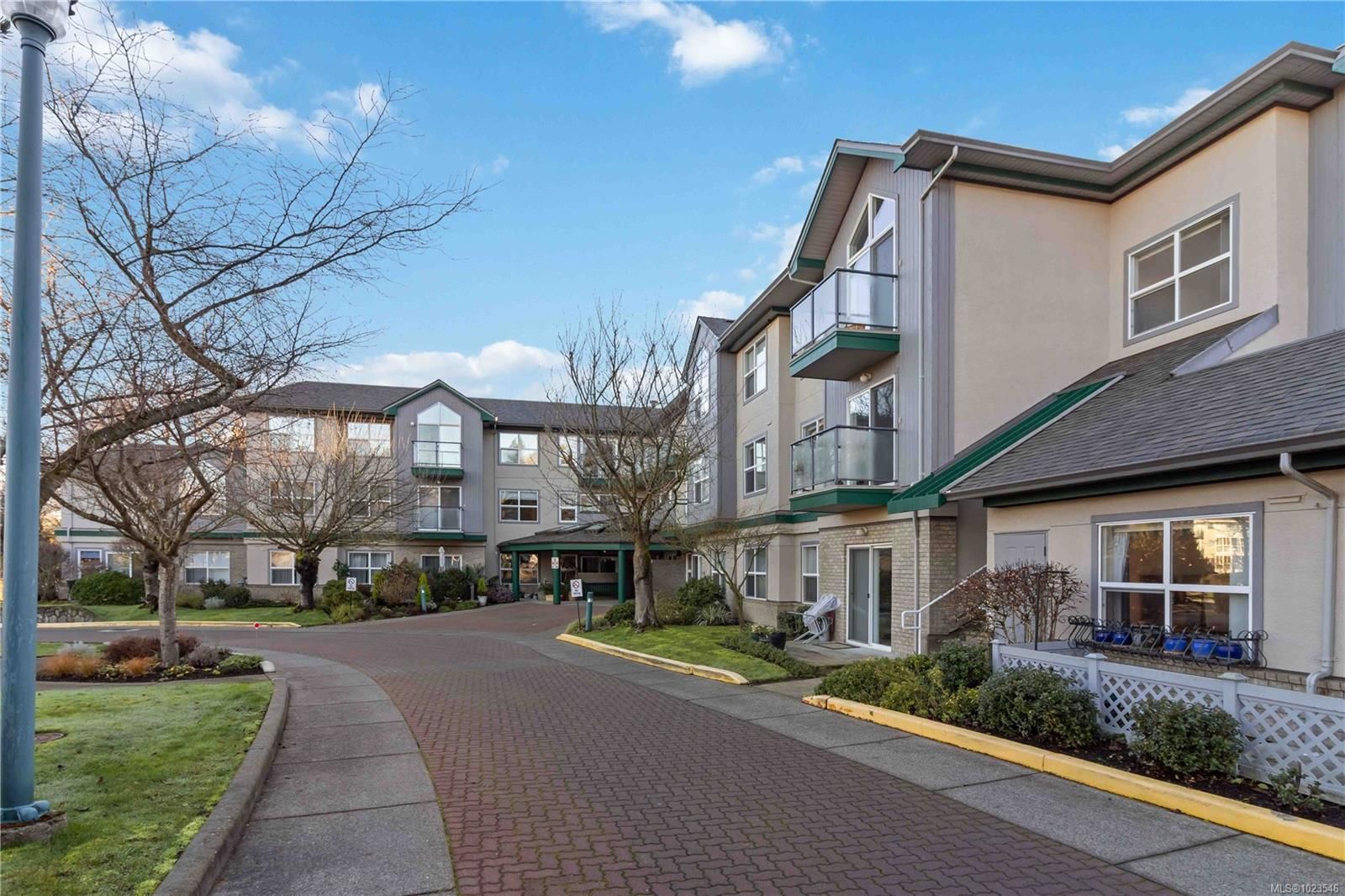 {"zip":"V8P 5T5","area":"Capital Regional District","city":"Saanich","state":"BC","country":null,"district":null,"addressKey":"2071485garnetroadsaanich","streetName":"Garnet","unitNumber":"207","neighborhood":"SE Cedar Hill","streetNumber":"1485","streetSuffix":"Rd","communityCode":null,"streetDirection":null,"majorIntersection":null,"streetDirectionPrefix":null}