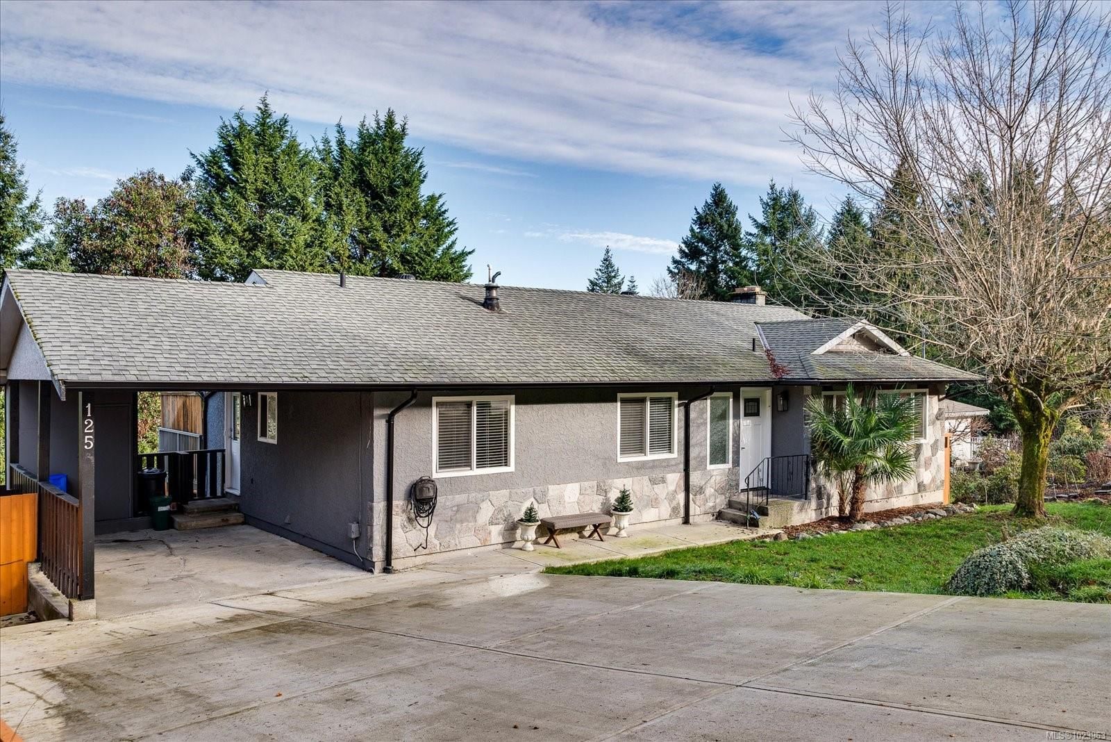 125 Arbutus Cres