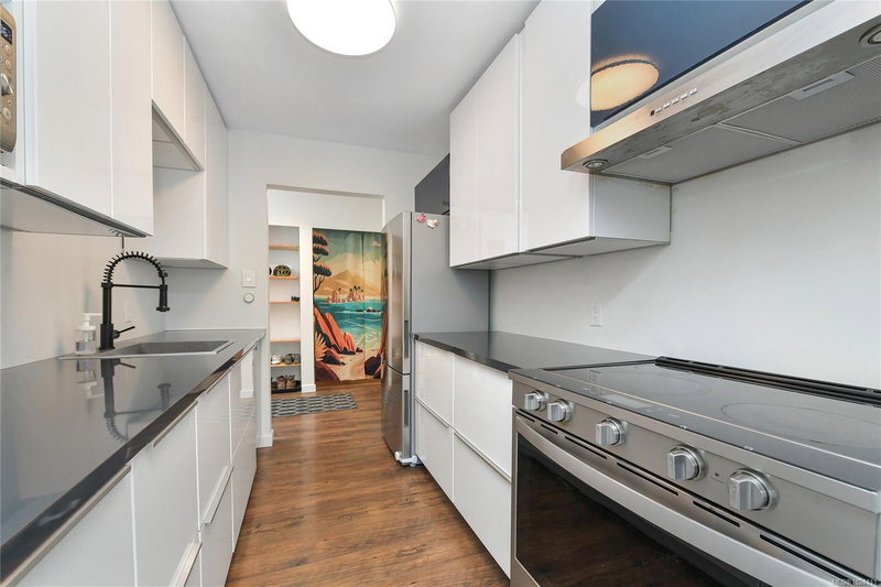 955 Dingley Dell #208, Esquimalt, British Columbia