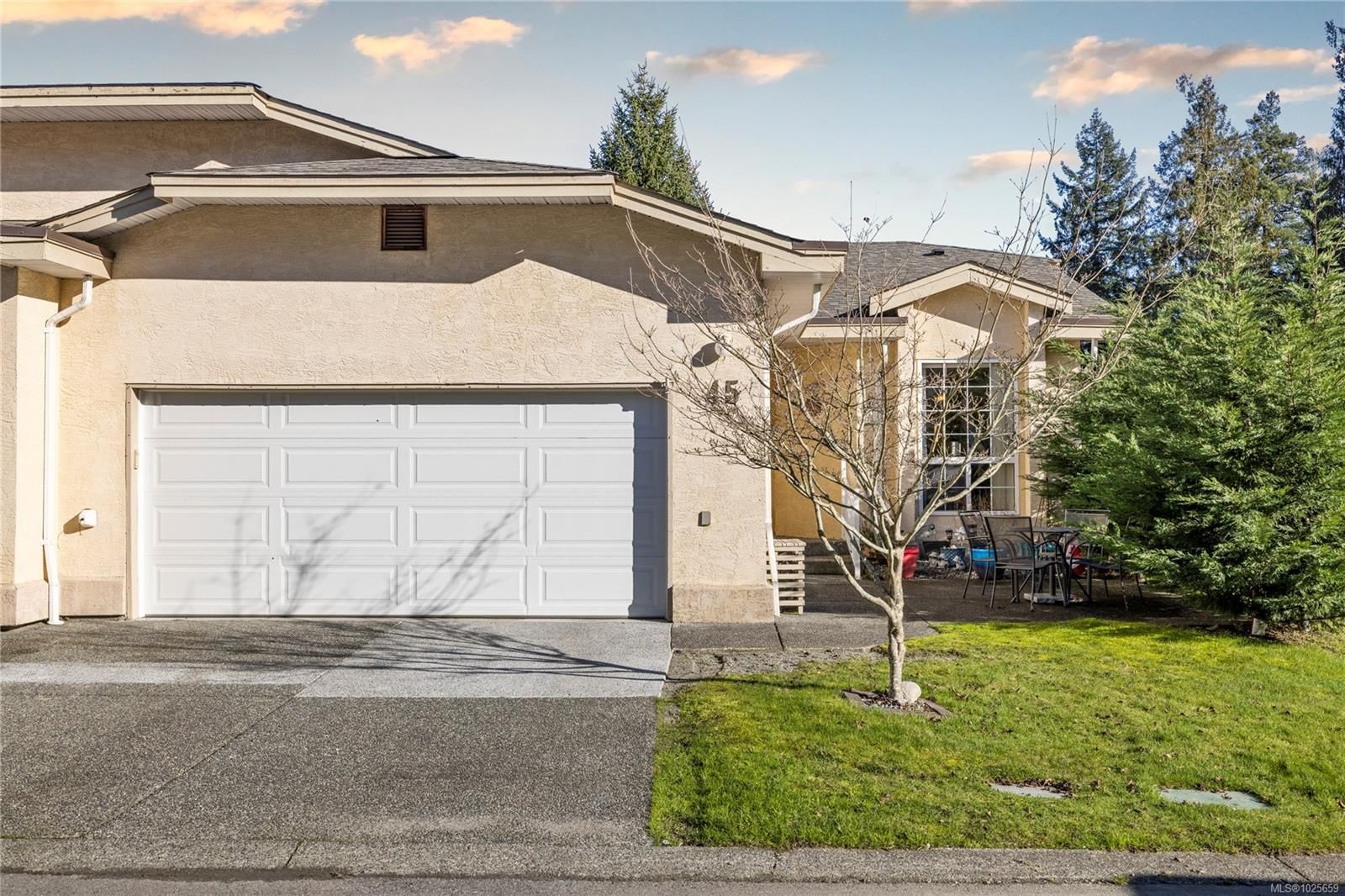 {"zip":"V0R 1K3","area":"North Cowichan, Municipality of","city":"Chemainus","state":"BC","country":null,"district":null,"addressKey":"452979riverroadchemainus","streetName":"River","unitNumber":"45","neighborhood":"Cedar Ridge Villas","streetNumber":"2979","streetSuffix":"Rd","communityCode":null,"streetDirection":null,"majorIntersection":null,"streetDirectionPrefix":null}