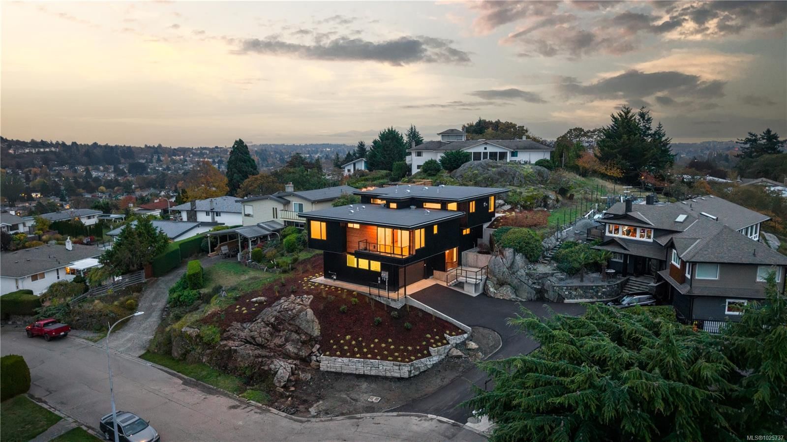 {"zip":"V8P 2G2","area":"Capital Regional District","city":"Saanich","state":"BC","country":null,"district":null,"addressKey":"3700kootenayplacesaanich","streetName":"Kootenay","unitNumber":null,"neighborhood":"SE Cedar Hill","streetNumber":"3700","streetSuffix":"Pl","communityCode":null,"streetDirection":null,"majorIntersection":null,"streetDirectionPrefix":null}
