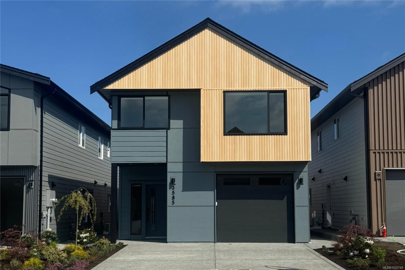 {"zip":"V9C 0T3","area":"Capital Regional District","city":"Colwood","state":"BC","country":null,"district":null,"addressKey":"3583temperateplacecolwood","streetName":"Temperate","unitNumber":null,"neighborhood":"Co Royal Bay","streetNumber":"3583","streetSuffix":"Pl","communityCode":null,"streetDirection":null,"majorIntersection":null,"streetDirectionPrefix":null}