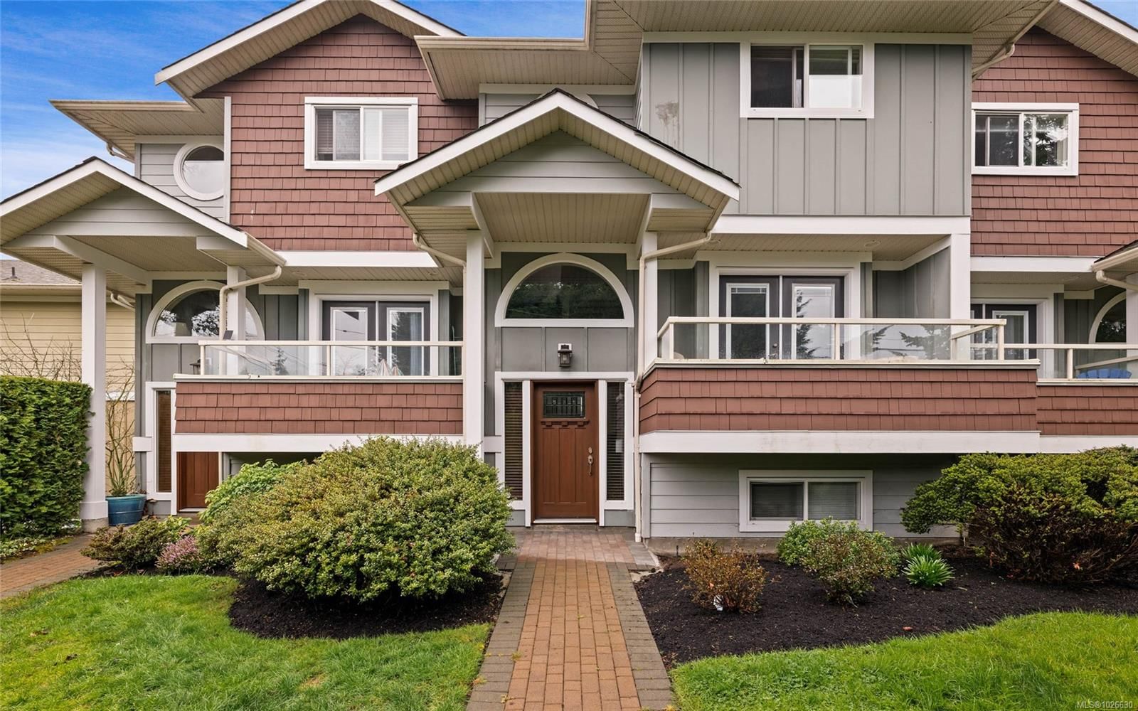 {"zip":"V8Z 0A4","area":"Capital Regional District","city":"Saanich","state":"BC","country":null,"district":null,"addressKey":"525heatherdalelanesaanich","streetName":"Heatherdale","unitNumber":null,"neighborhood":"Heatherdale Estates","streetNumber":"525","streetSuffix":"Lane","communityCode":null,"streetDirection":null,"majorIntersection":null,"streetDirectionPrefix":null}
