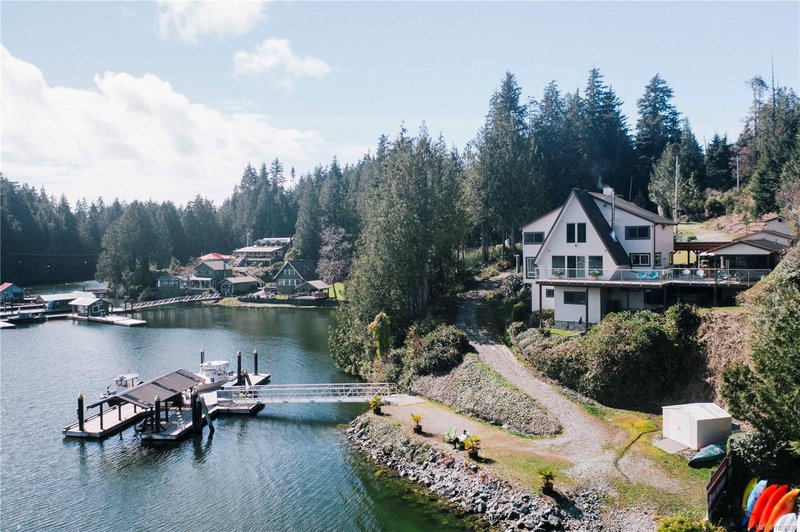 390 Bamfield Inlet, Bamfield, British Columbia