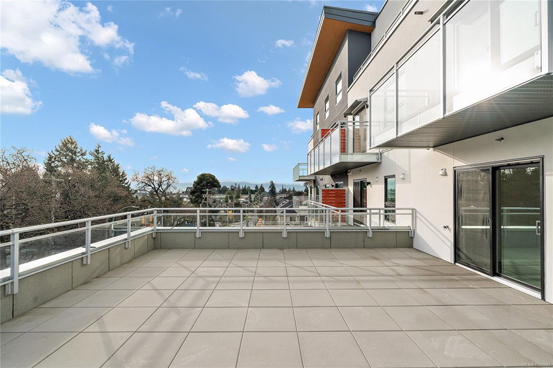 1102 Esquimalt Rd #307, Esquimalt, British Columbia