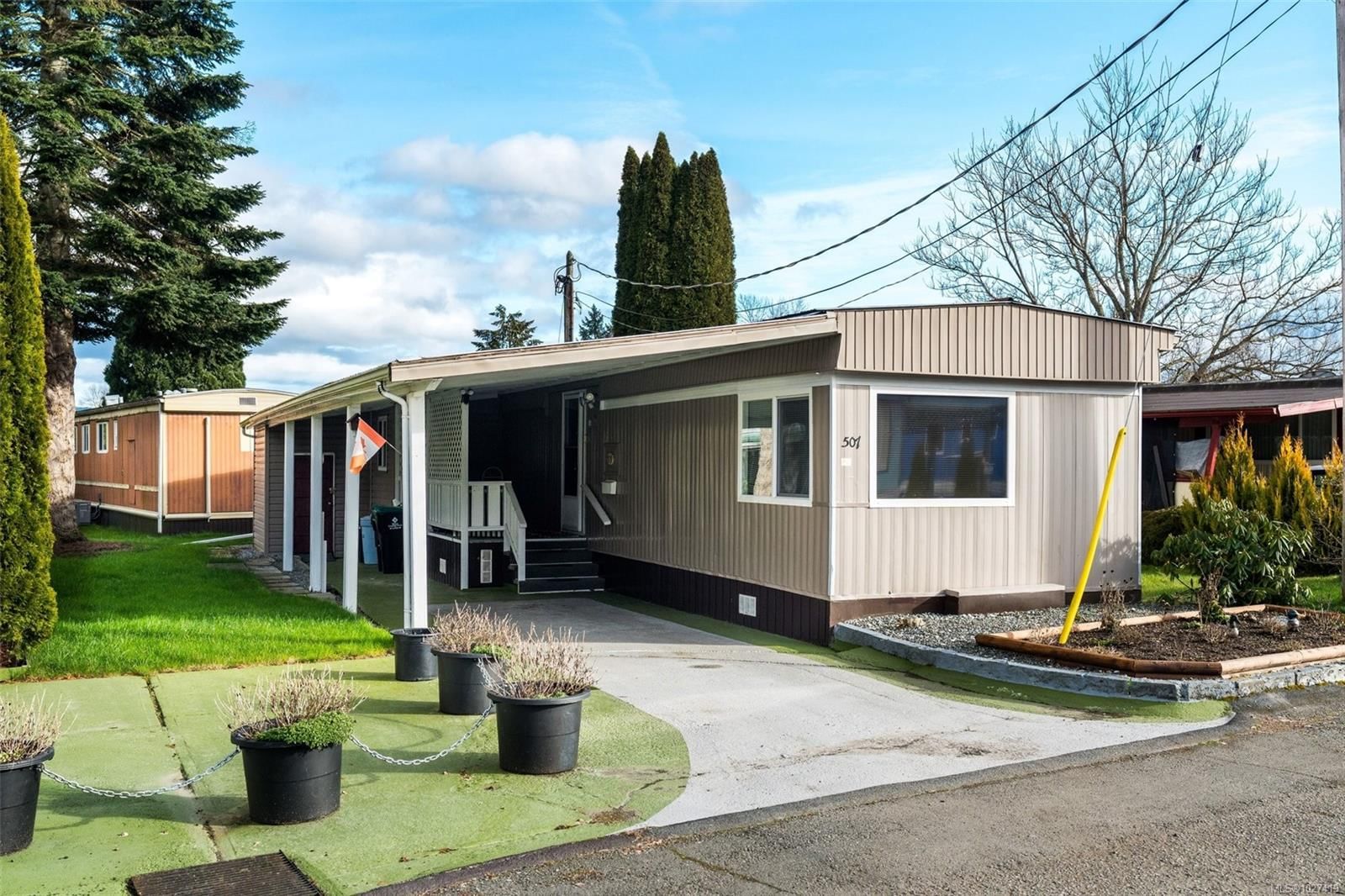 {"zip":"V9L 4Y9","area":"North Cowichan, Municipality of","city":"Duncan","state":"BC","country":null,"district":null,"addressKey":"5072885boysroadduncan","streetName":"Boys","unitNumber":"507","neighborhood":"SILVER PARK MHP","streetNumber":"2885","streetSuffix":"Rd","communityCode":null,"streetDirection":null,"majorIntersection":null,"streetDirectionPrefix":null}