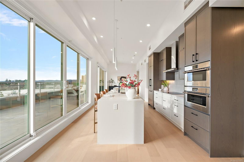 1102 Esquimalt Rd #502, Esquimalt, British Columbia