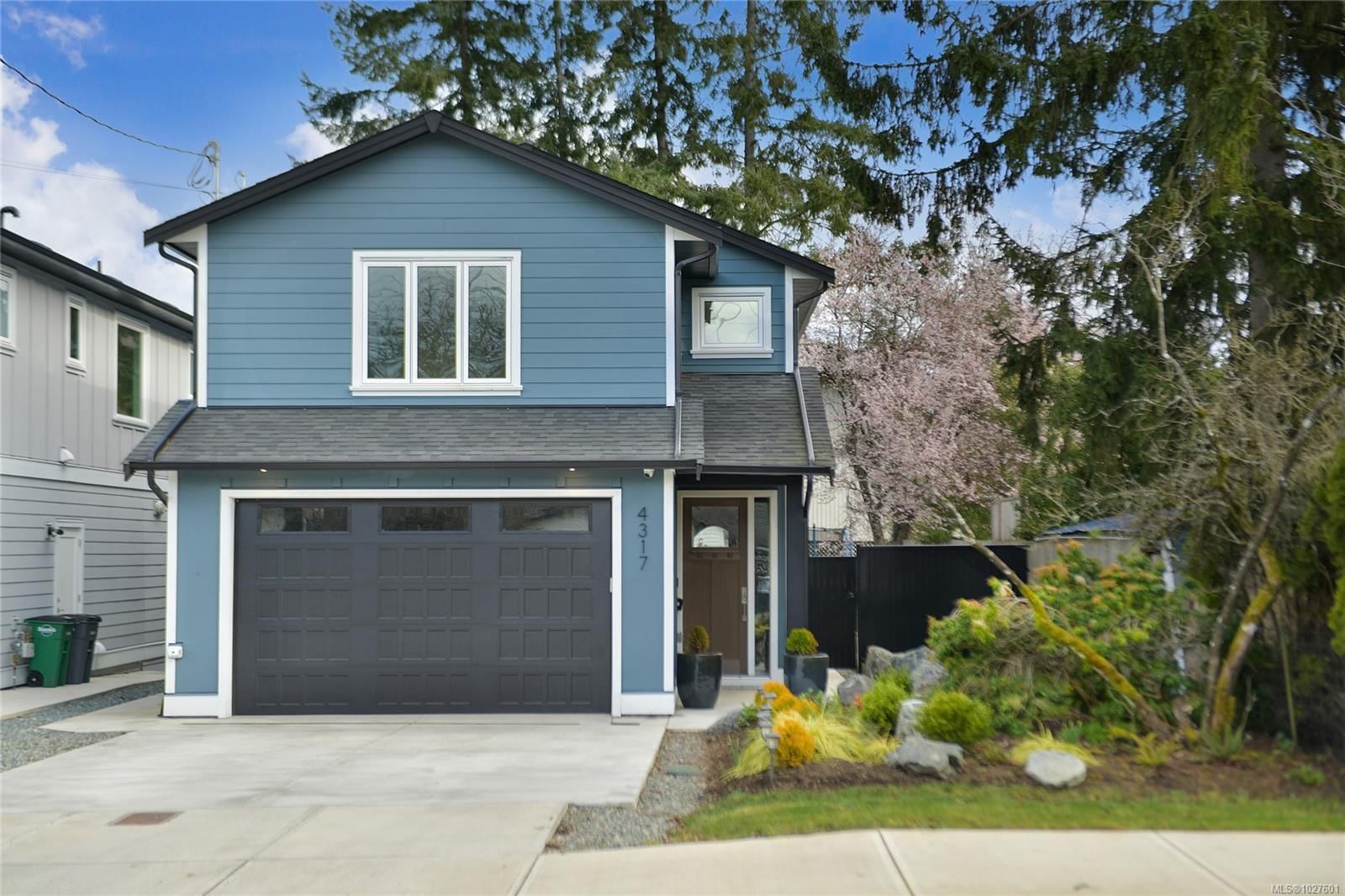 {"zip":"V8N 3H1","area":"Capital Regional District","city":"Saanich","state":"BC","country":null,"district":null,"addressKey":"4317majesticdrivesaanich","streetName":"Majestic","unitNumber":null,"neighborhood":"SE Gordon Head","streetNumber":"4317","streetSuffix":"Dr","communityCode":null,"streetDirection":null,"majorIntersection":null,"streetDirectionPrefix":null}
