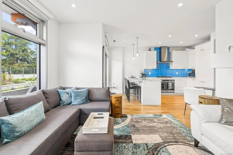 916 Lyall St #107, Esquimalt, British Columbia