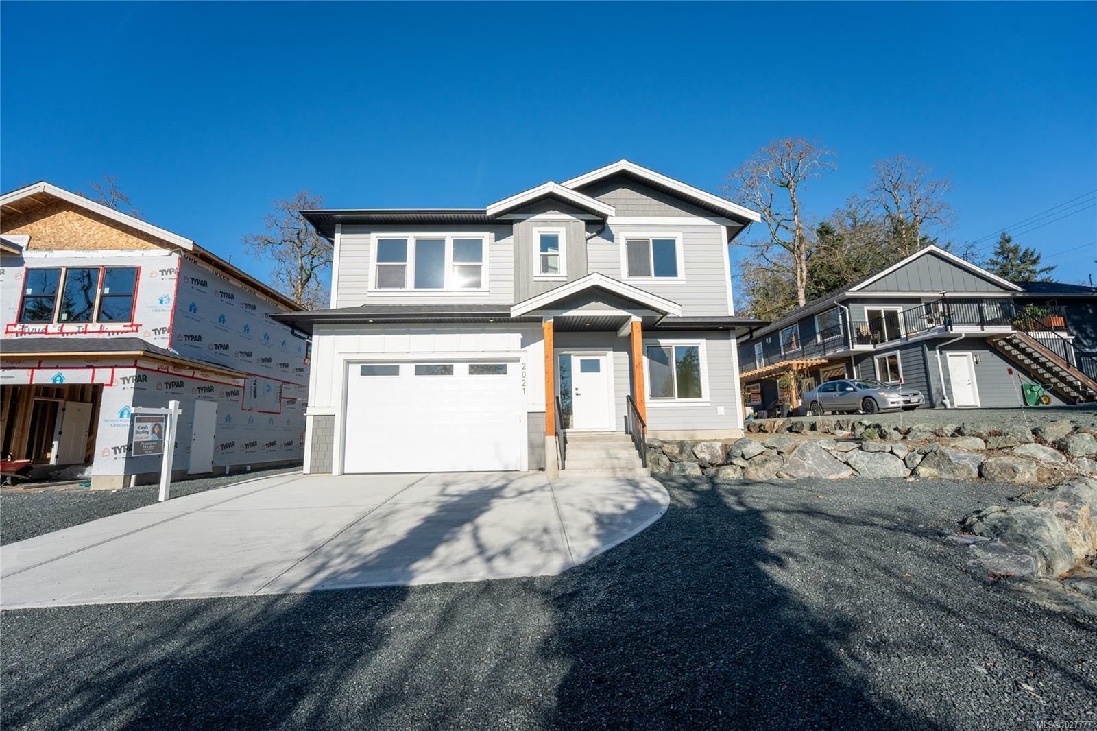 {"zip":"V9L 0J2","area":"North Cowichan, Municipality of","city":"Duncan","state":"BC","country":null,"district":null,"addressKey":"2021oakhillplaceduncan","streetName":"Oakhill","unitNumber":null,"neighborhood":"Du East Duncan","streetNumber":"2021","streetSuffix":"Pl","communityCode":null,"streetDirection":null,"majorIntersection":null,"streetDirectionPrefix":null}