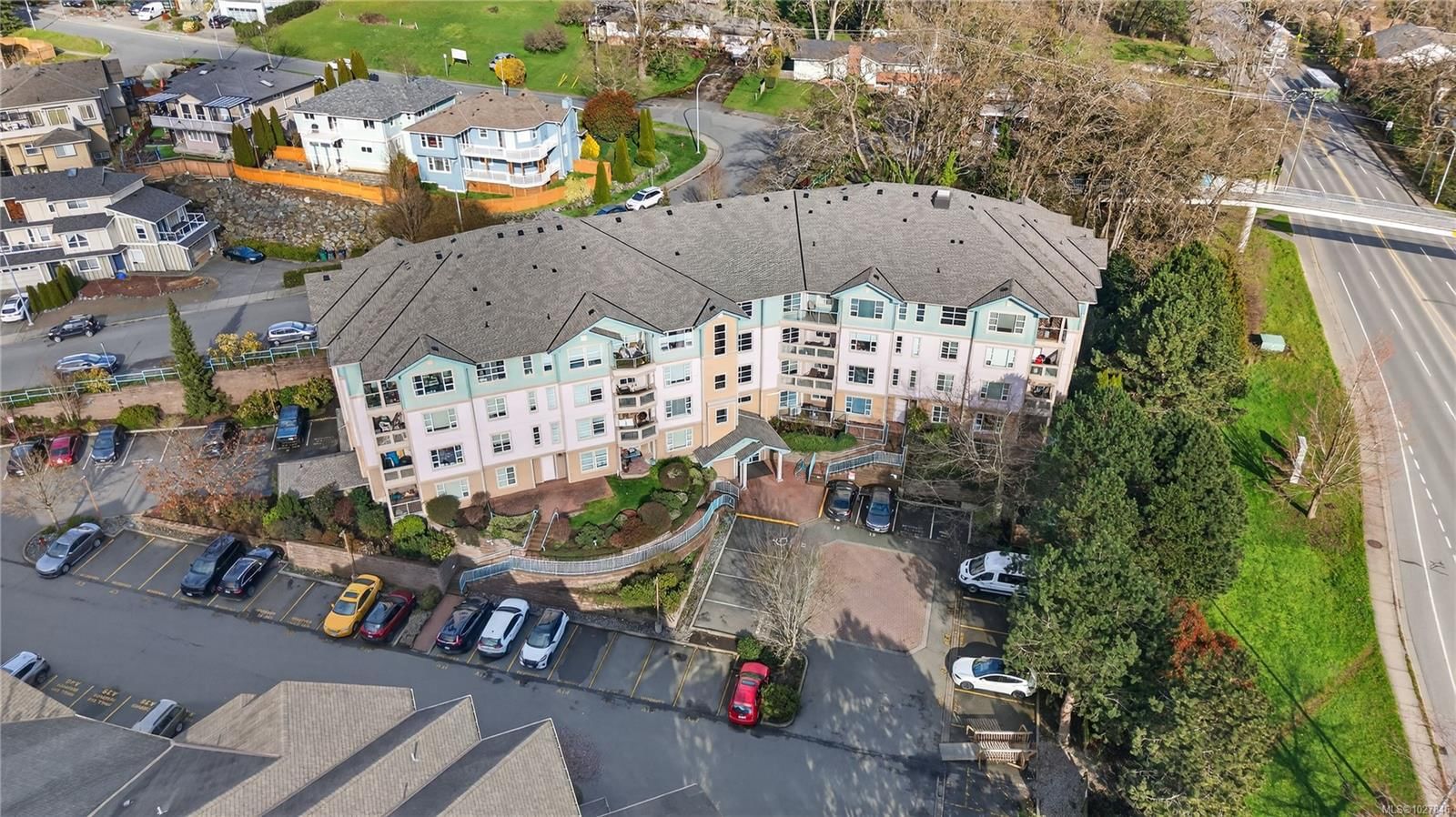 {"zip":"V8X 5J3","area":"Capital Regional District","city":"Saanich","state":"BC","country":null,"district":null,"addressKey":"204799blackberryroadsaanich","streetName":"Blackberry","unitNumber":"204","neighborhood":"The Rainbow","streetNumber":"799","streetSuffix":"Rd","communityCode":null,"streetDirection":null,"majorIntersection":null,"streetDirectionPrefix":null}
