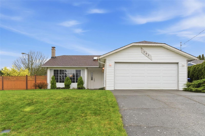 702 Forsyth Ave, Parksville, British Columbia