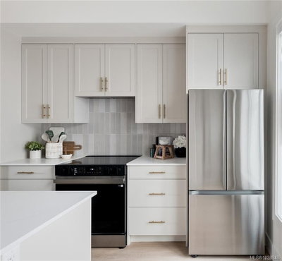 #1 – 2538 Shelbourne St, Victoria