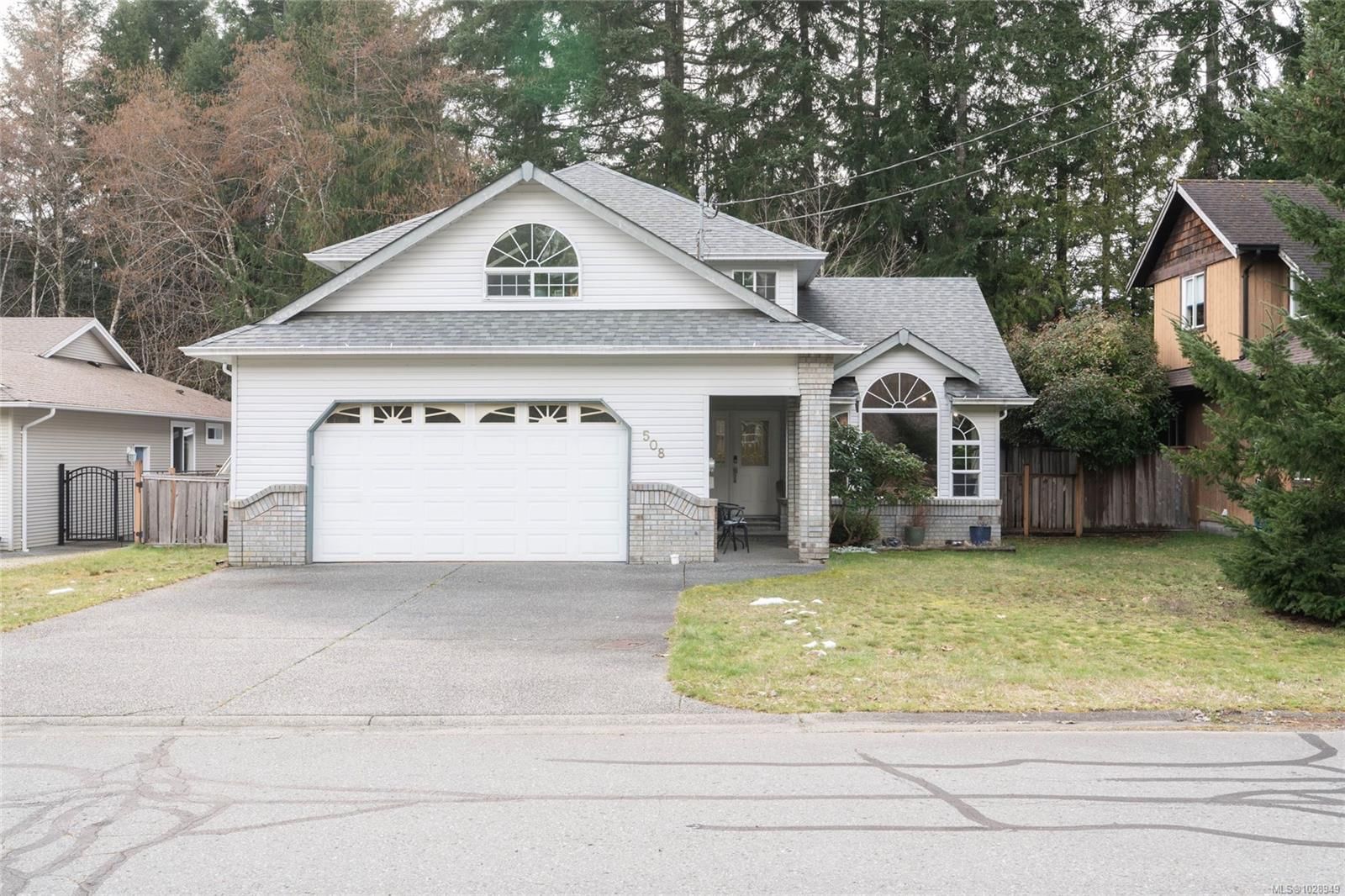 {"zip":"V0R 2G0","area":"Lake Cowichan, Town of","city":"Lake Cowichan","state":"BC","country":null,"district":null,"addressKey":"508johelcrescentlakecowichan","streetName":"Johel","unitNumber":null,"neighborhood":"Du Lake Cowichan","streetNumber":"508","streetSuffix":"Cres","communityCode":null,"streetDirection":null,"majorIntersection":null,"streetDirectionPrefix":null}