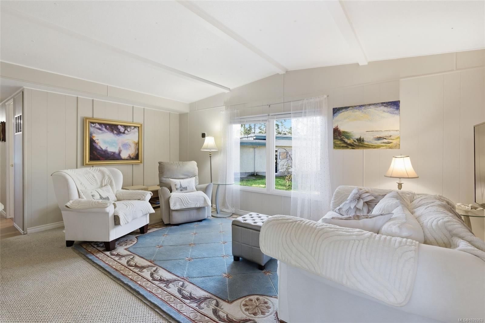 49 1247 Arbutus Rd property photo