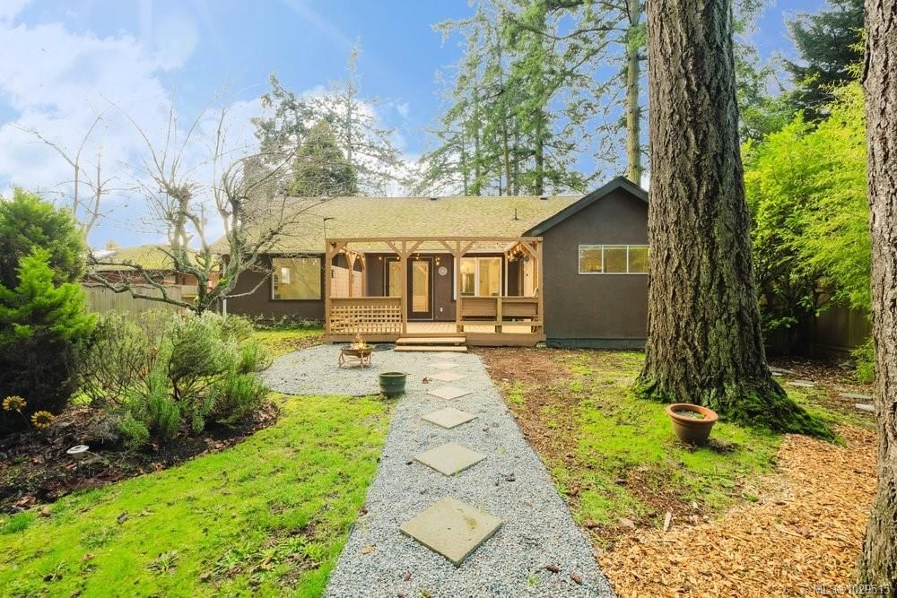 4815 Cordova Bay Rd