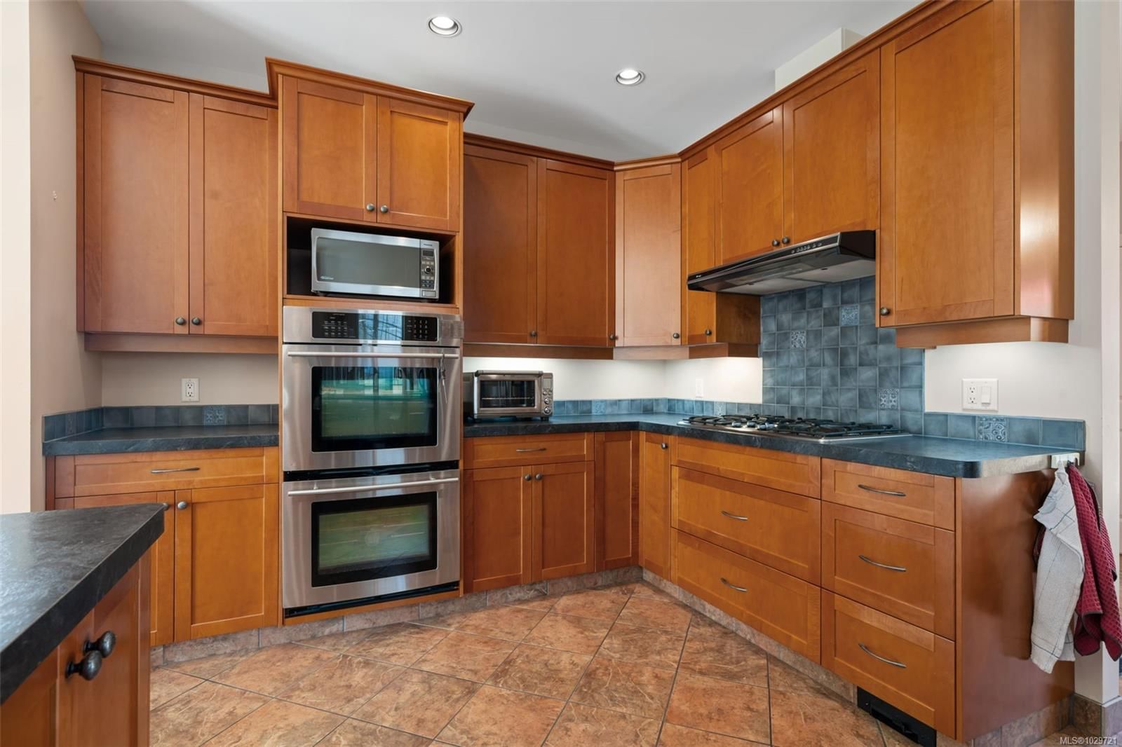 1286 Ocean View Dr property photo