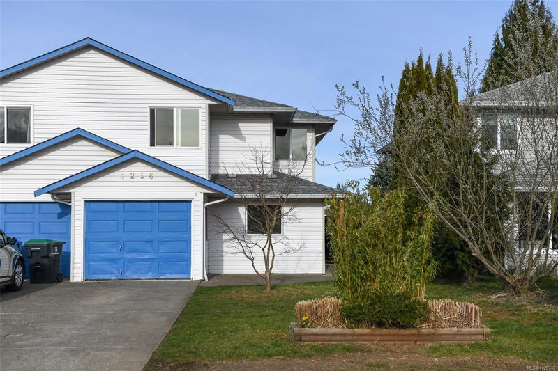 1256 Joshua Pl #B, Courtenay, British Columbia