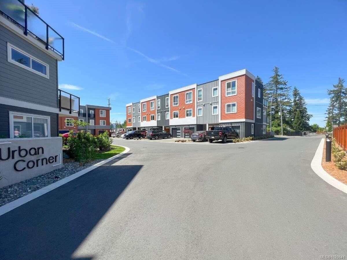 {"zip":"V9M 0C6","area":"Comox, Town of","city":"Comox","state":"BC","country":null,"district":null,"addressKey":"112310guthrieroadcomox","streetName":"Guthrie","unitNumber":"11","neighborhood":"URBAN CORNER","streetNumber":"2310","streetSuffix":"Rd","communityCode":null,"streetDirection":null,"majorIntersection":null,"streetDirectionPrefix":null}