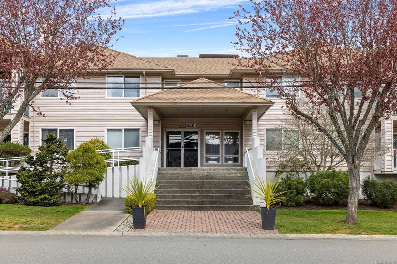 273 Moilliet St S #207, Parksville, British Columbia