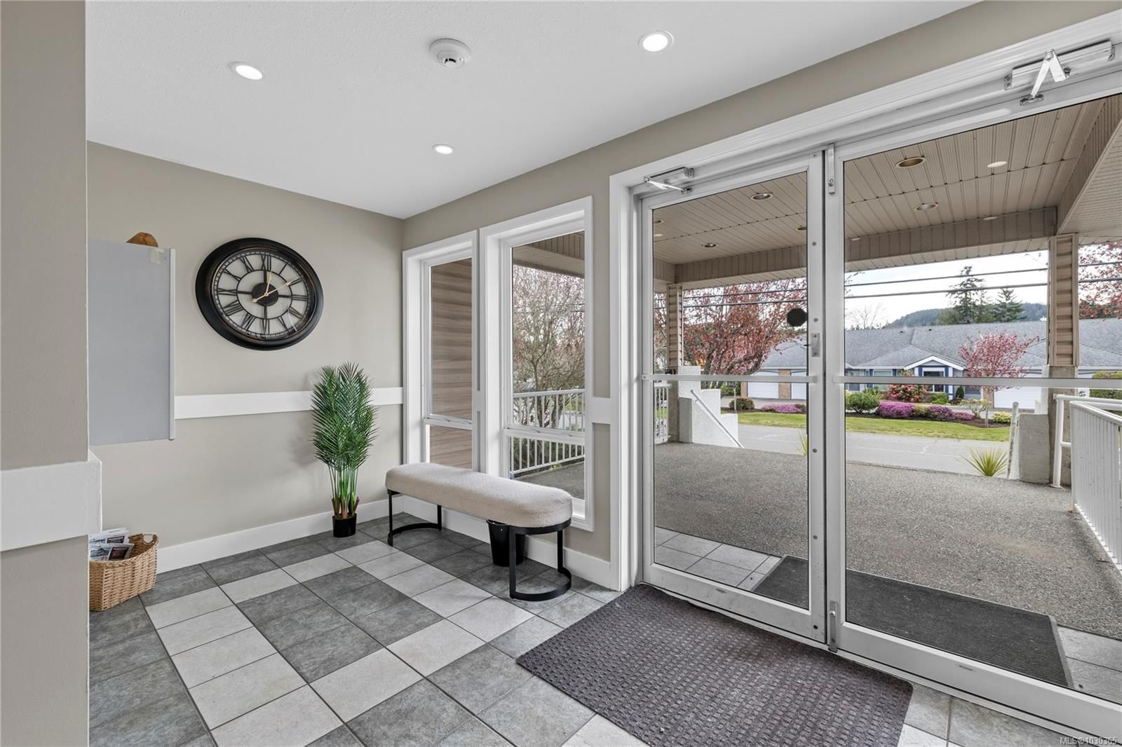 207 273 Moilliet St property photo