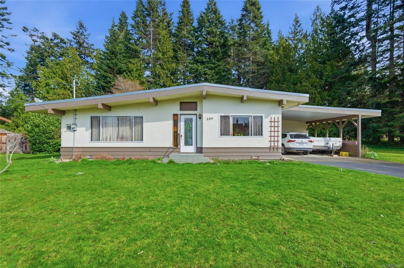 559 Johnstone Rd, Parksville, British Columbia