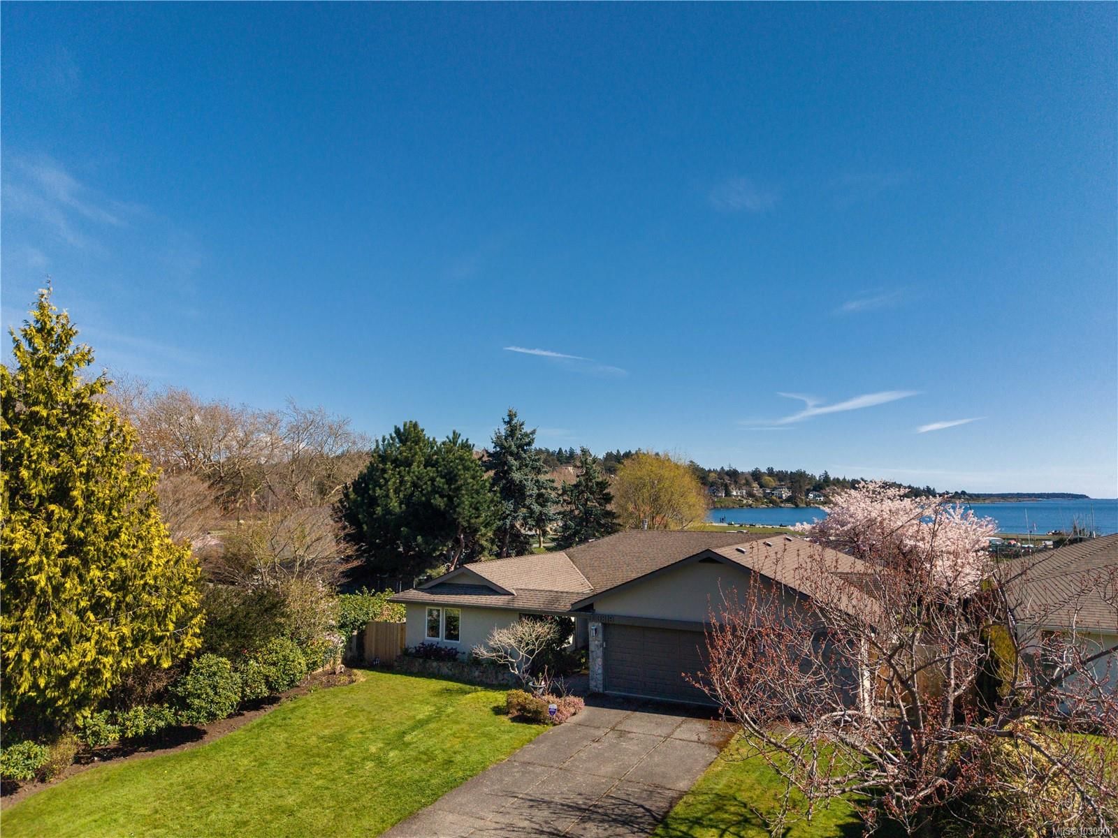 3819 Beachview Pl