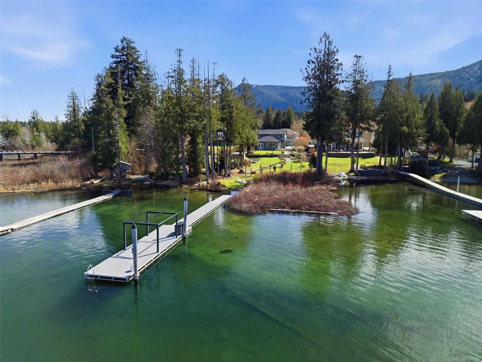 {"zip":"V0R 2G0","area":"Lake Cowichan, Town of","city":"Lake Cowichan","state":"BC","country":null,"district":null,"addressKey":"521pointidealdrivelakecowichan","streetName":"Point Ideal","unitNumber":null,"neighborhood":"Du Lake Cowichan","streetNumber":"521","streetSuffix":"Dr","communityCode":null,"streetDirection":null,"majorIntersection":null,"streetDirectionPrefix":null}