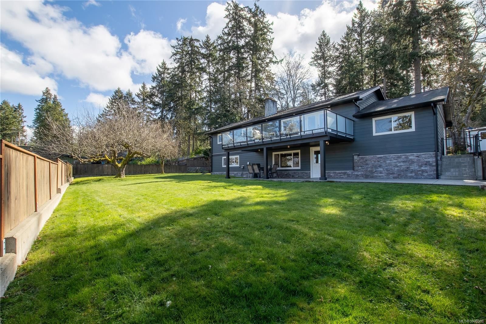 1655 Maple Bay Rd